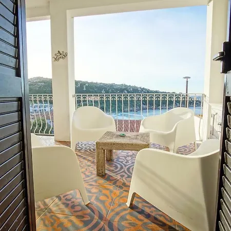 Vistamare Apartment